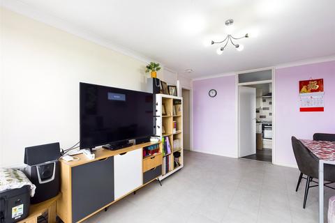2 bedroom flat for sale, Elvet Avenue, Romford RM2