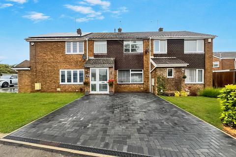 undefined, Telscombe Way, Luton, Bedfordshire, LU2 8JW