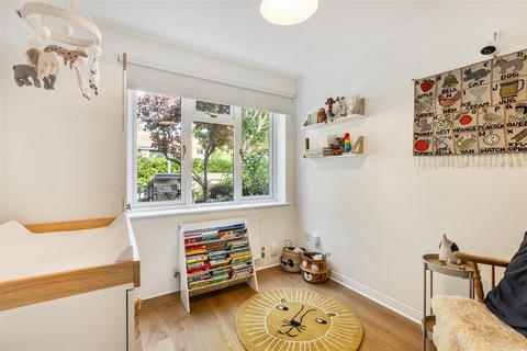 46 Bradshaw Close, London, SW19 8NL