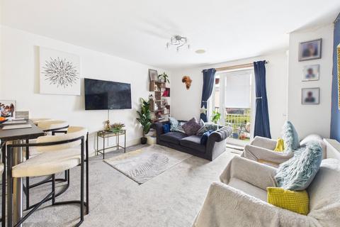Flat 6, 6 Suffolk Drive, Gloucester, GL1 2AF