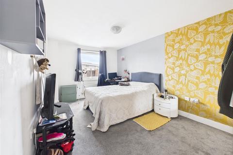 Flat 6, 6 Suffolk Drive, Gloucester, GL1 2AF
