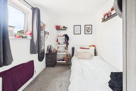Flat 6, 6 Suffolk Drive, Gloucester, GL1 2AF