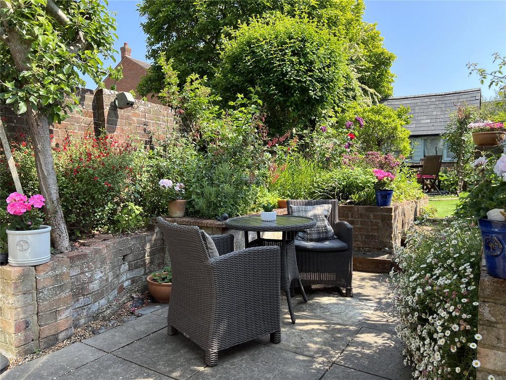 Al Fresco Dining