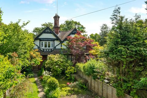3 bedroom semi-detached house for sale, Petworth Road, Godalming GU8