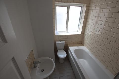 3 bedroom semi-detached bungalow for sale, Glasbrook Avenue, Twickenham TW2