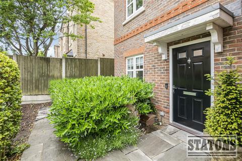 4 bedroom end of terrace house for sale, Iris Close, London, N14