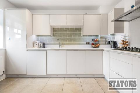 4 bedroom end of terrace house for sale, Iris Close, London, N14