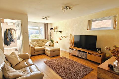 4 bedroom semi-detached house for sale, Sandalwood Drive, Gloucester, Gloucestershire, GL2