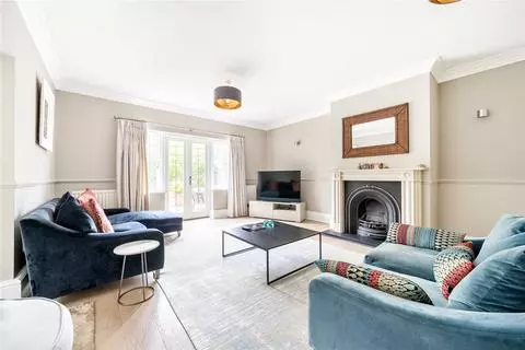 5 bedroom detached house for sale – pohled 2