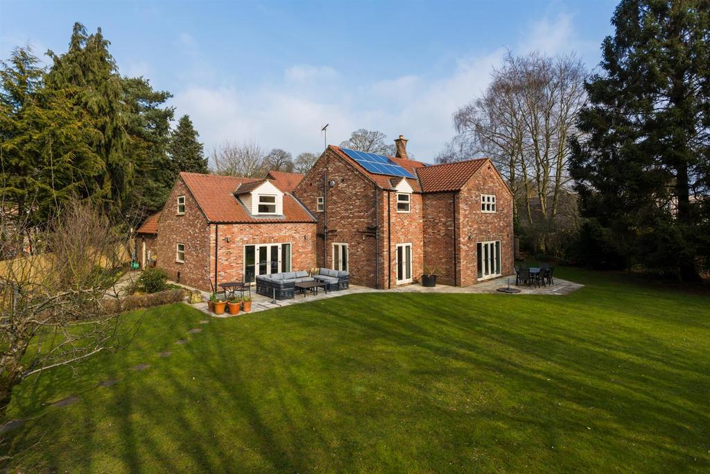 19 A Shipton Road