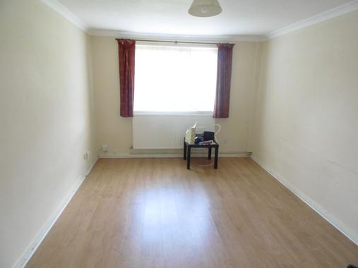 Millwards Hatfield Al10 1 Bed Flat 750 Pcm 173 Pw