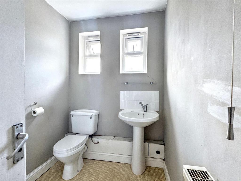 Bathroom.jpg