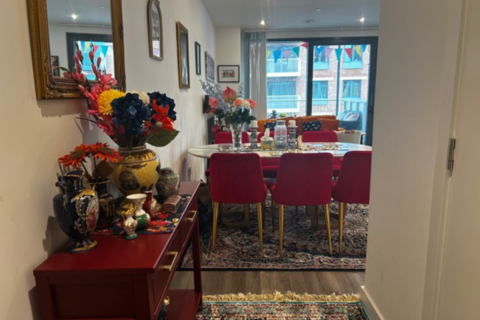 3 bedroom apartment for sale, at Lock Apartments, 21 Gillender Street, London E3