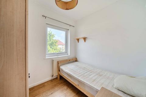 14 Buckingham Gardens, Thornton Heath, CR7 8AT