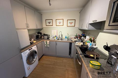 2 bedroom ground floor flat for sale, Smoke House Quay, Milford Haven, Pembrokeshire. SA73 3BD