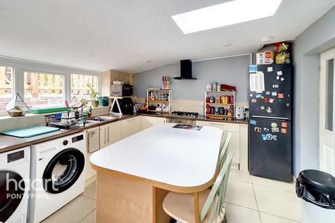 4 Commercial Close, Talywain, Pontypool, NP4 7JA