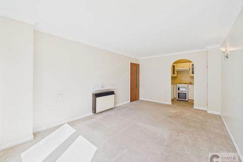 1 bedroom flat for sale, Hometeign House, Salisbury Road