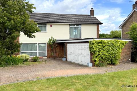4 bedroom detached house for sale, High Ridge, Cuffley