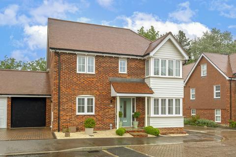 3 bedroom detached house for sale, Silver Birch Road, Headcorn, Ashford, Kent, TN27 9FA