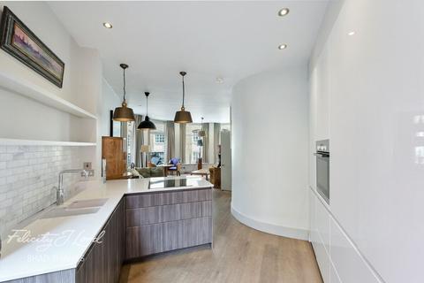 undefined, Compass Court, Shad Thames, SE1