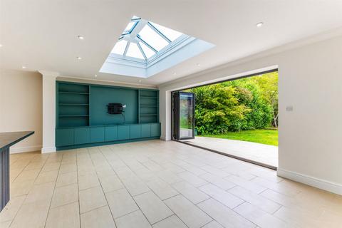 4 bedroom detached house for sale, Lower Village Road, Ascot