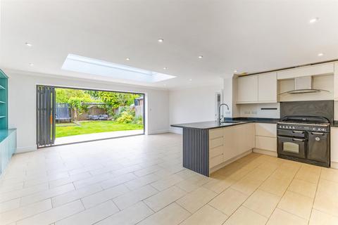 4 bedroom detached house for sale, Lower Village Road, Ascot