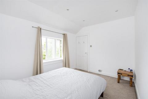 2 Murray Terrace, London, W5 4XT