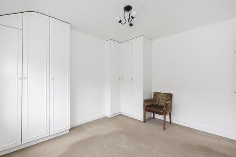 2 Murray Terrace, London, W5 4XT