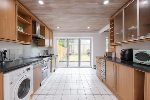 2 Murray Terrace, London, W5 4XT