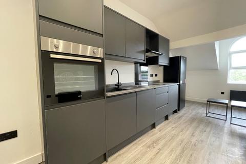 Studio to rent, Kirkstall Road, Burley, Leeds, LS4