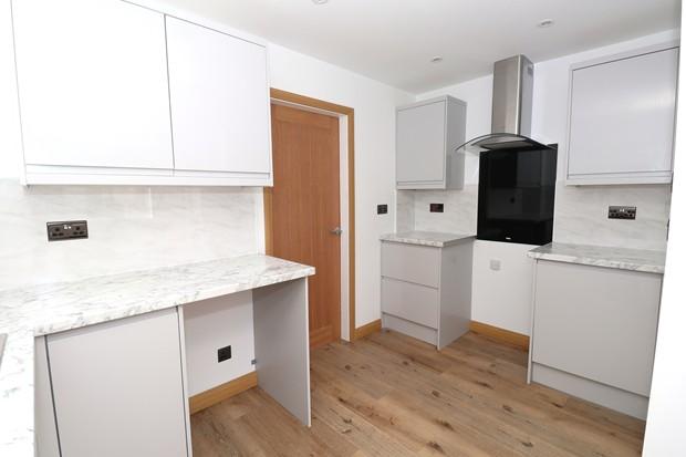 KITCHEN (b)