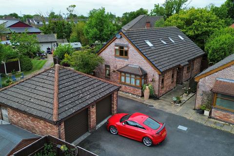 4 bedroom detached house for sale, Liverpool Old Road, Preston PR4