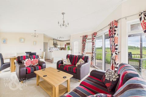 2 bedroom lodge for sale, Staithe Road, Burgh St. Peter, Beccles