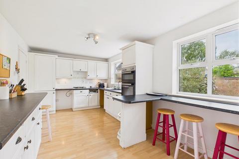 21 Oak Hill, Willerby, Hull, HU10 6DH