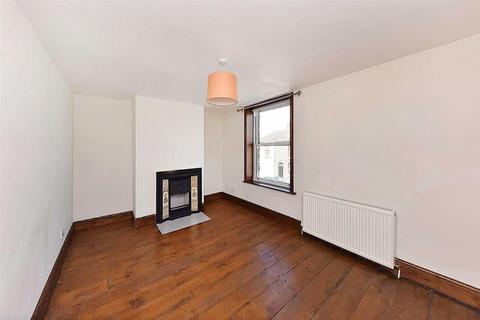 3 bedroom terraced house to rent, Buxton Road, Macclesfield, Cheshire, SK10 1NF
