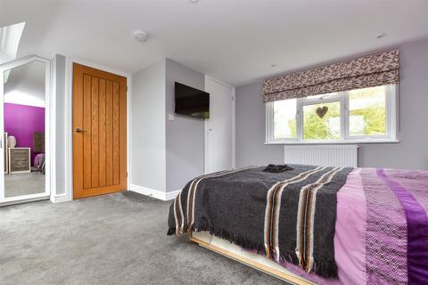 3 bedroom semi-detached house for sale, Blackthorn Road, Reigate RH2