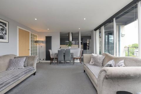 2 bedroom flat for sale, Flat 11 14 East Pilton Farm Crescent, Fettes, Edinburgh, EH5 2GH