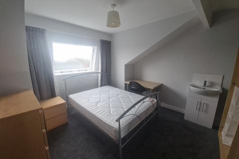 4 bedroom house to rent, Knowle Mount, Leeds LS4