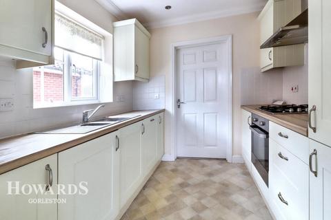 2 bedroom detached bungalow for sale, Broadland Close, Gorleston