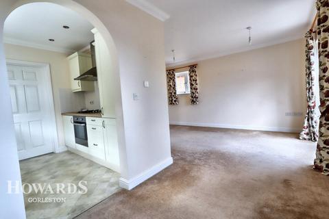 2 bedroom detached bungalow for sale, Broadland Close, Gorleston