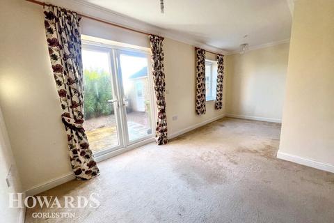 2 bedroom detached bungalow for sale, Broadland Close, Gorleston