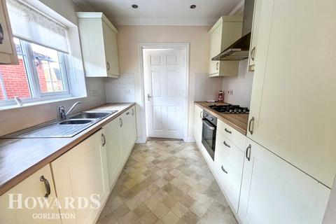 2 bedroom detached bungalow for sale, Broadland Close, Gorleston