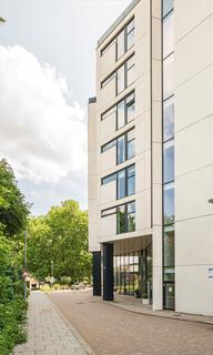 Colonial Drive, London W4