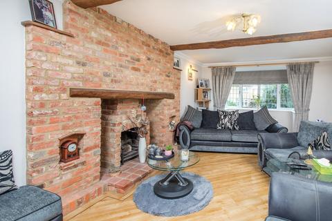 5 bedroom detached house for sale, Willow Lane, Kettering NN14