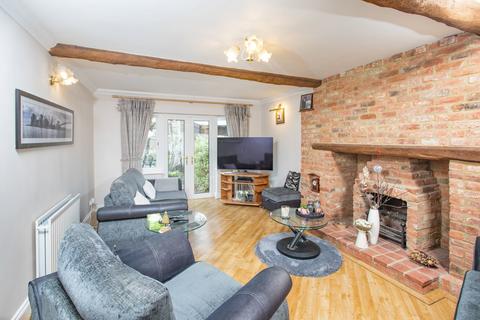 5 bedroom detached house for sale, Willow Lane, Kettering NN14