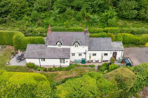 undefined, Nant Alyn, Mold CH7