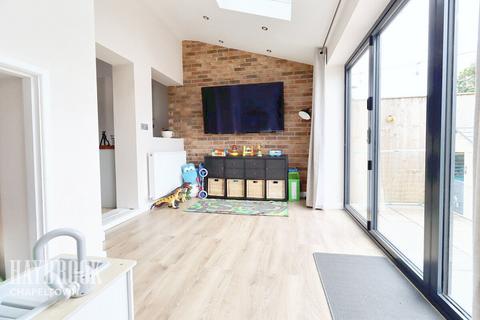 106 Occupation Road, Harley, Rotherham, S62 7UQ