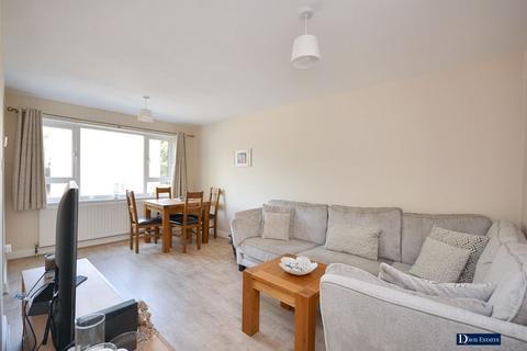 Flat 3, Scott House Benjamin Close, Hornchurch, RM11 1DA