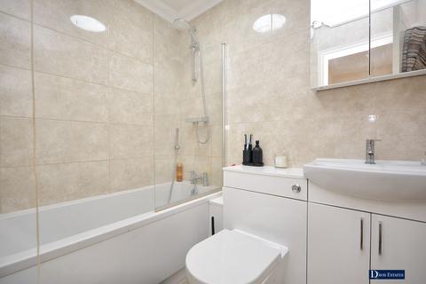 Flat 3, Scott House Benjamin Close, Hornchurch, RM11 1DA