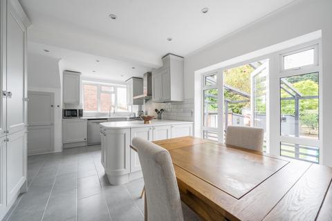 11 Hyde Close, Barnet, EN5 5TJ